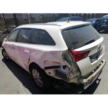 toyota auris del año 2014