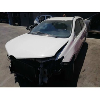 toyota auris del año 2014