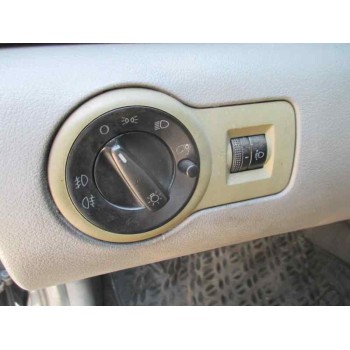 skoda octavia berlina (1u2) del año 2000