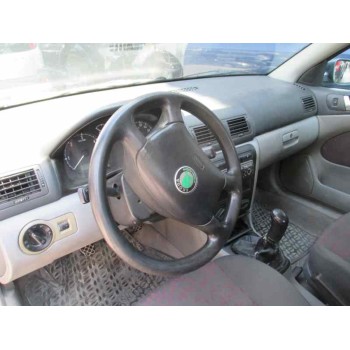 skoda octavia berlina (1u2) del año 2000