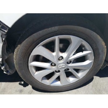 toyota auris del año 2014