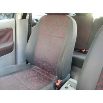 skoda octavia berlina (1u2) del año 2000