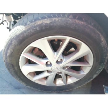 toyota auris del año 2014