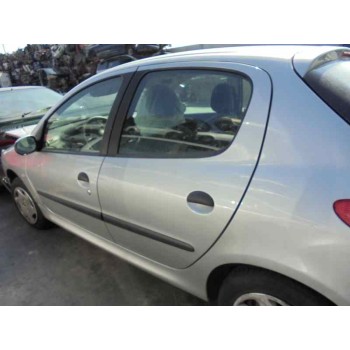 peugeot 206 berlina del año 2001