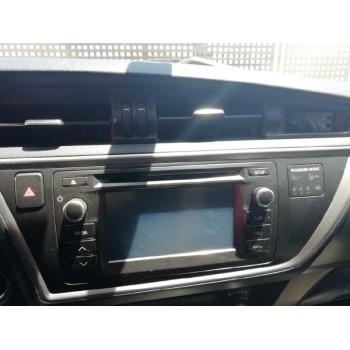 toyota auris del año 2014