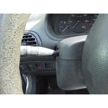 peugeot 206 berlina del año 2001