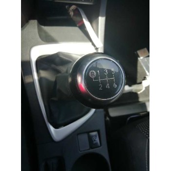 toyota auris del año 2014