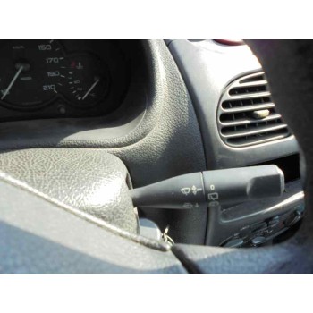 peugeot 206 berlina del año 2001