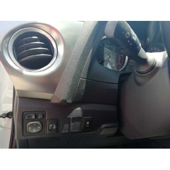 toyota auris del año 2014