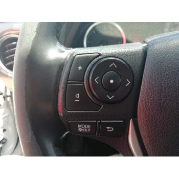 toyota auris del año 2014