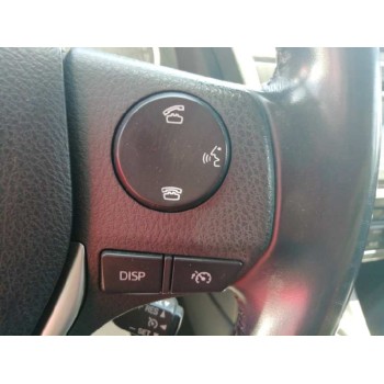 toyota auris del año 2014