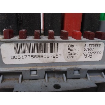 Recambio de caja reles / fusibles para fiat bravo (198) 1.4 16v cat referencia OEM IAM 51775686  
