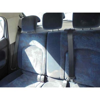 peugeot 206 berlina del año 2001