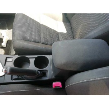 toyota auris del año 2014