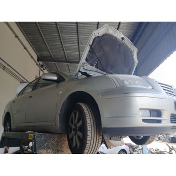 toyota avensis (_t25_) del año 2003