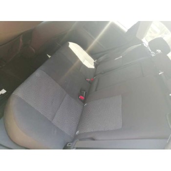 toyota auris del año 2014