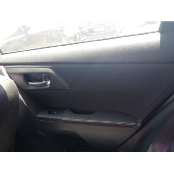 toyota auris del año 2014