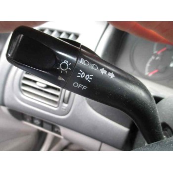 mazda 323 berl. f/s (bj) del año 2001