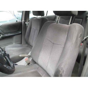 mazda 323 berl. f/s (bj) del año 2001