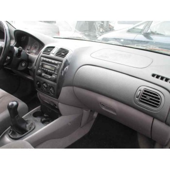 mazda 323 berl. f/s (bj) del año 2001