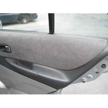 mazda 323 berl. f/s (bj) del año 2001