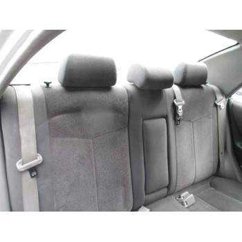 mazda 323 berl. f/s (bj) del año 2001