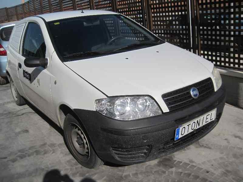 FIAT PUNTO BERLINA (188)