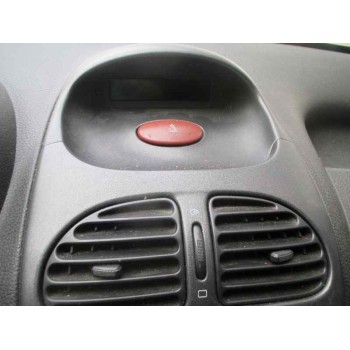 peugeot 206 berlina del año 2001