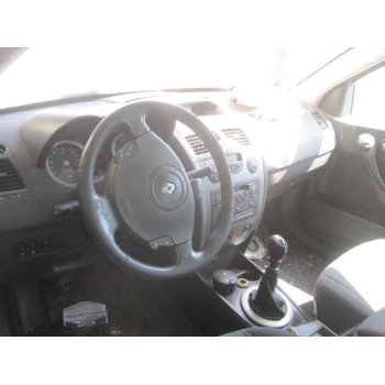 renault megane ii classic berlina del año 2004