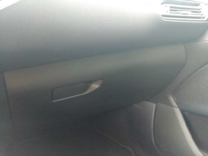 Recambio de guantera para peugeot 308 access referencia OEM IAM 9677995177  