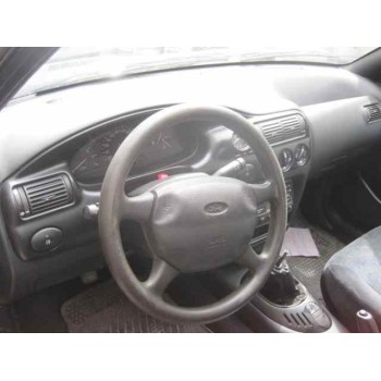 ford escort berlina del año 1996