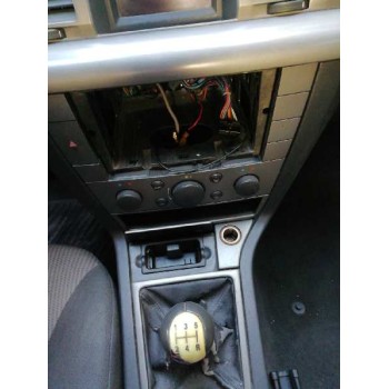 opel vectra c berlina del año 2003