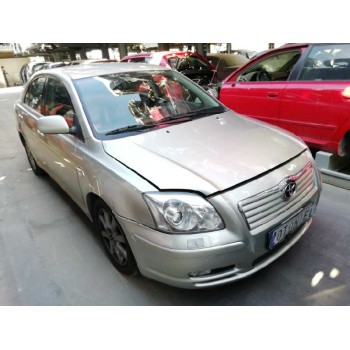 toyota avensis berlina (t25) del año 2004