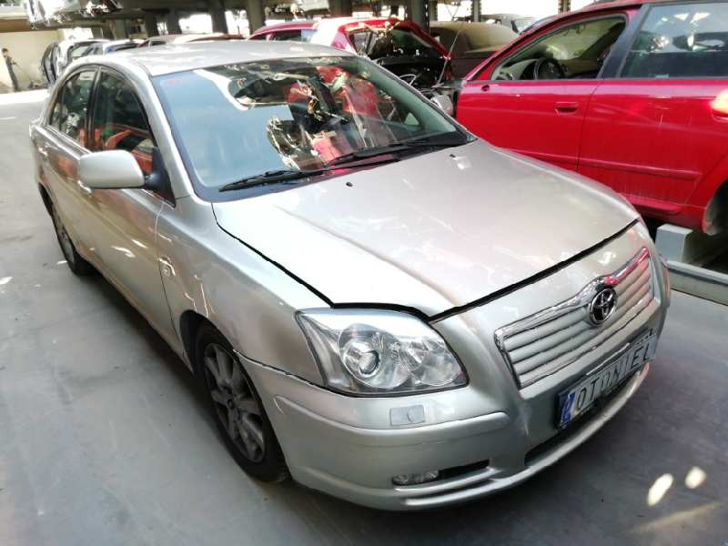TOYOTA AVENSIS BERLINA (T25)