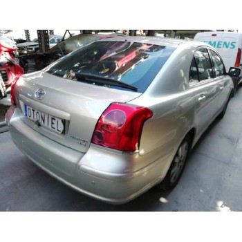 toyota avensis berlina (t25) del año 2004