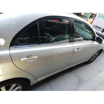 toyota avensis berlina (t25) del año 2004