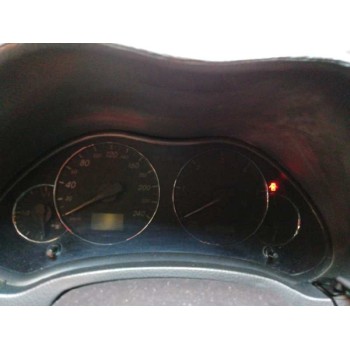 toyota avensis berlina (t25) del año 2004