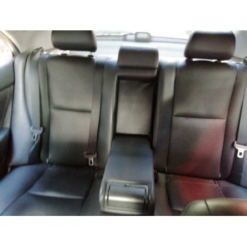 toyota avensis berlina (t25) del año 2004