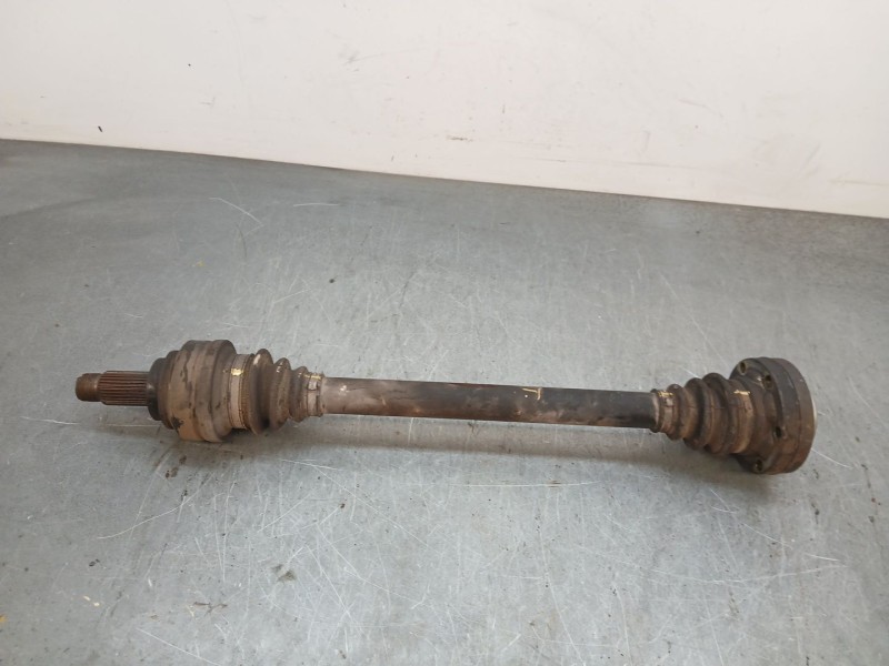 Recambio de transmision trasera izquierda para bmw serie 7 (e65/e66) 750i referencia OEM IAM 7521133Al02  