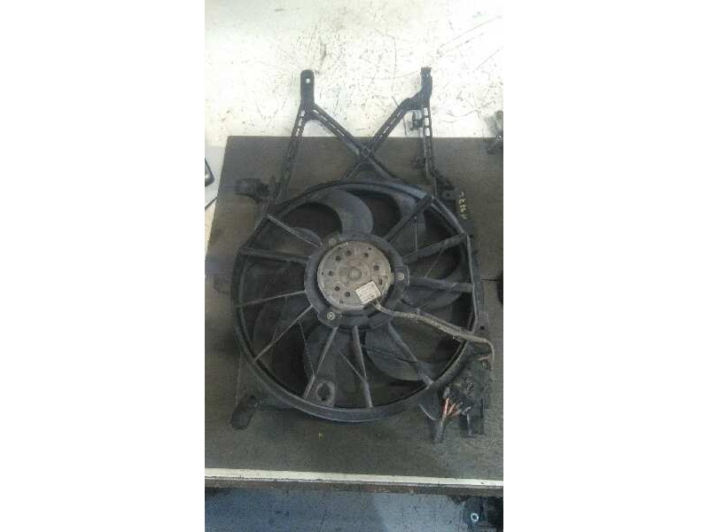 Recambio de electroventilador para opel astra gtc 1.6 16v referencia OEM IAM 13205947  BOSCH