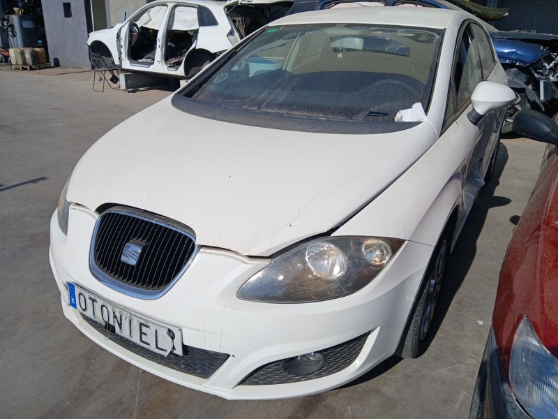 SEAT LEON (1P1)