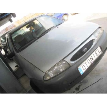 ford fiesta berlina del año 1996