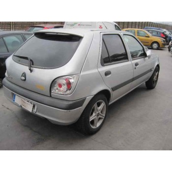 ford fiesta berlina (dx) del año 2001