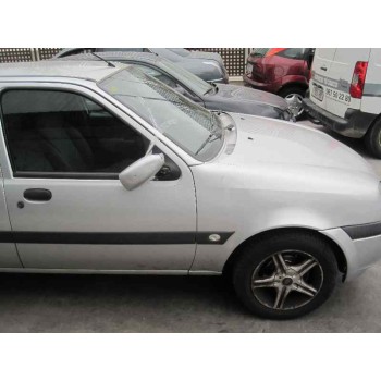 ford fiesta berlina (dx) del año 2001