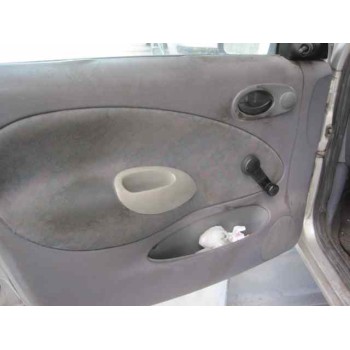 ford fiesta berlina del año 1996