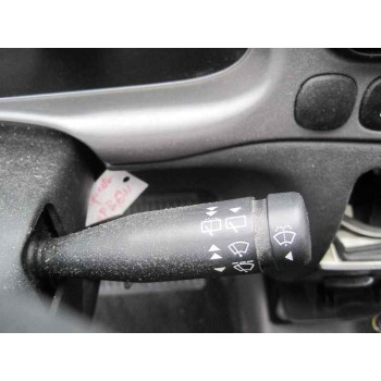 ford fiesta berlina (dx) del año 2001