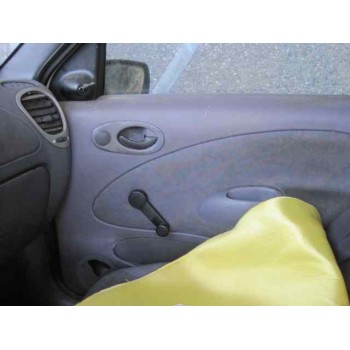 ford fiesta berlina del año 1996