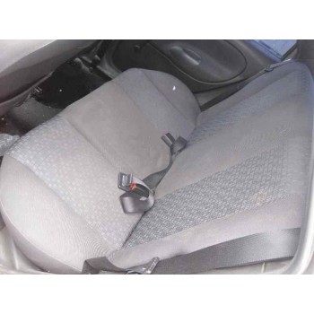 ford fiesta berlina (dx) del año 2001