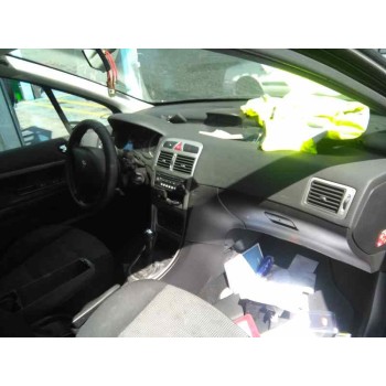 peugeot 307 berlina (s2) del año 2005