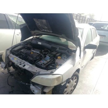 opel astra g berlina del año 2000